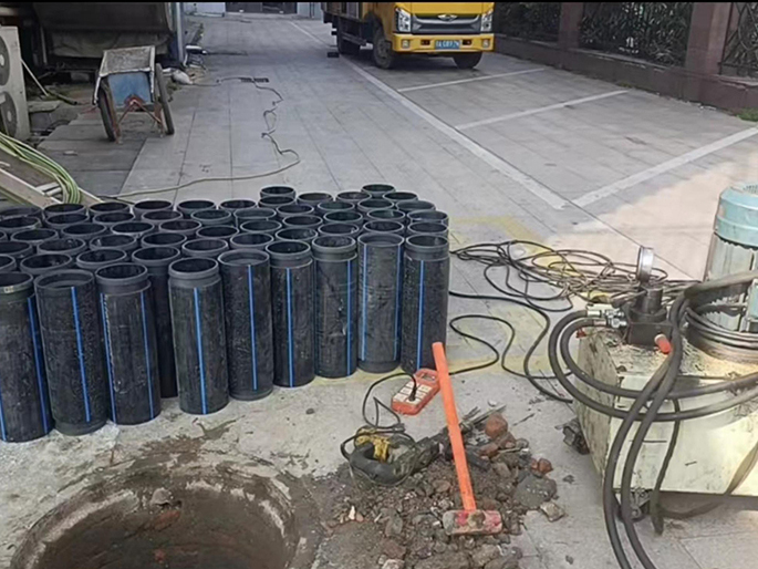 龙海PE置换管厂家 DN315置换管 非开挖管短管置换